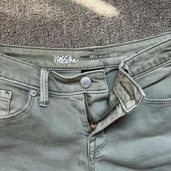 Army-Green Shorts - Picture 2 of 6